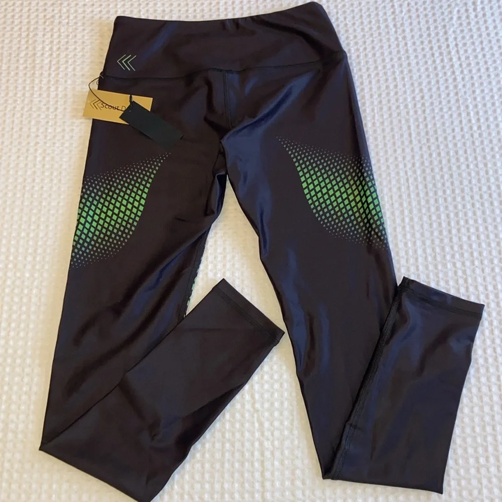 NEW! $78 SCOUT DESIGNS Size MEDIUM Black Leggings Green Geometric Dots Stripes - Picture 4 of 13